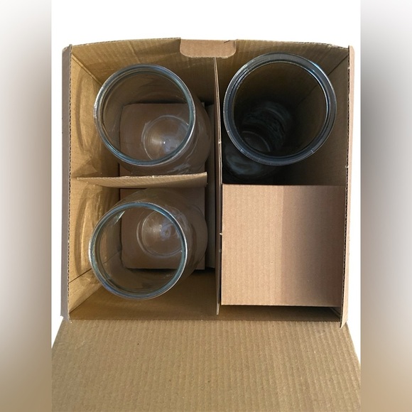 Beverage Set with Carafe and Glasses - Picture 3 of 5